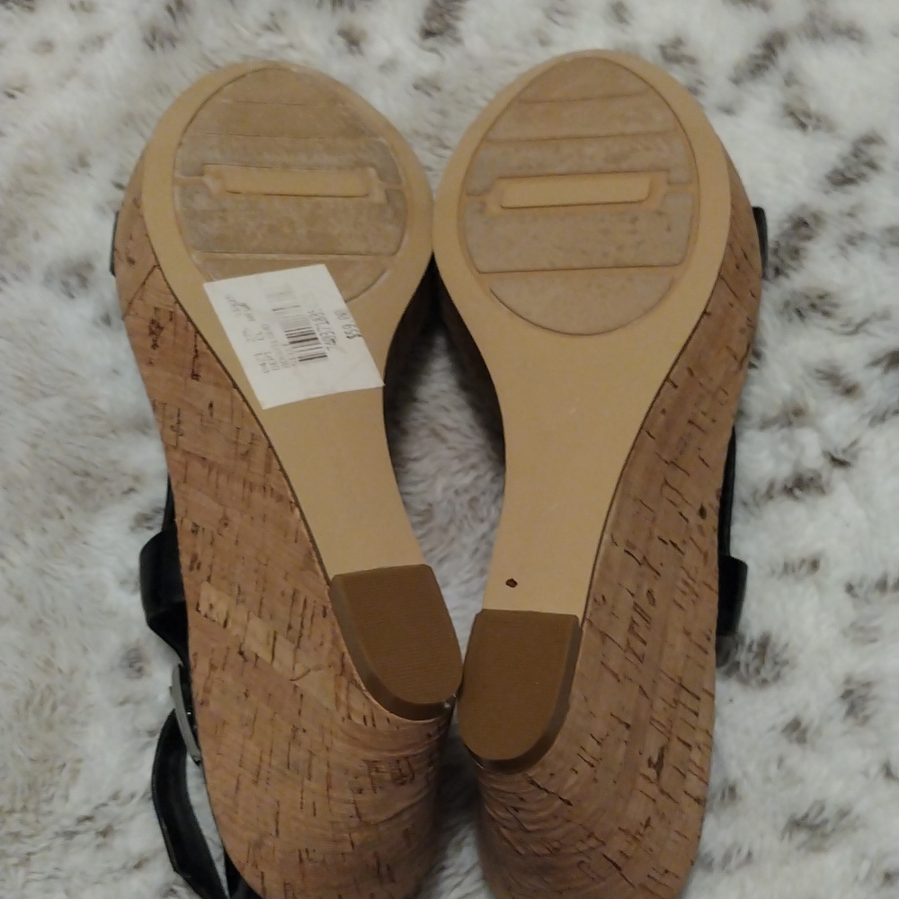 Heels - Picture 4 of 4